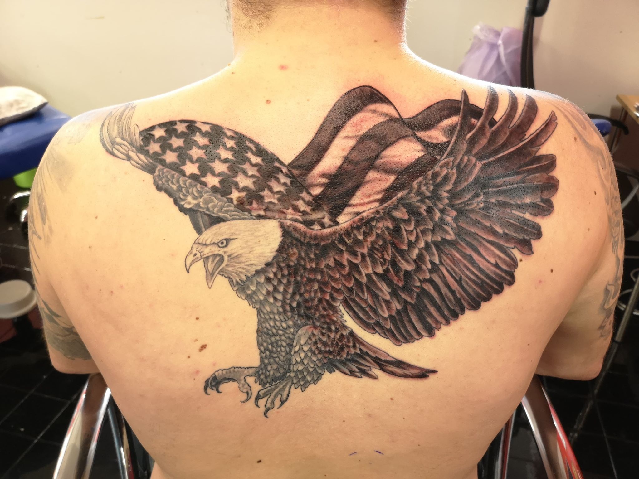 Eagle/American flag